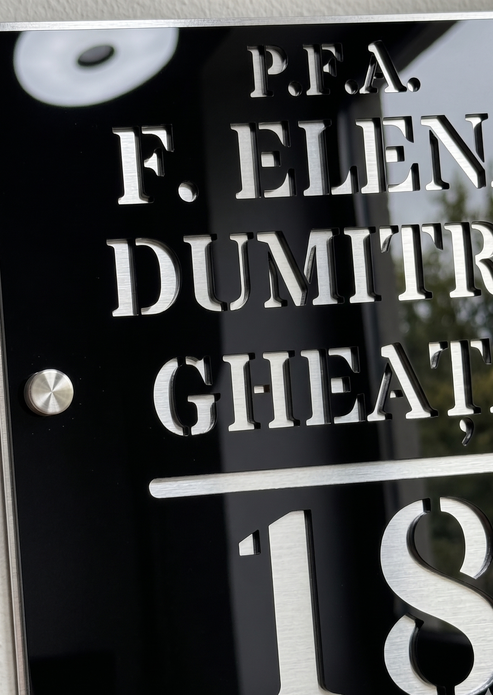 Placă Semnalistică Personalizată pentru firme, persoane fizice