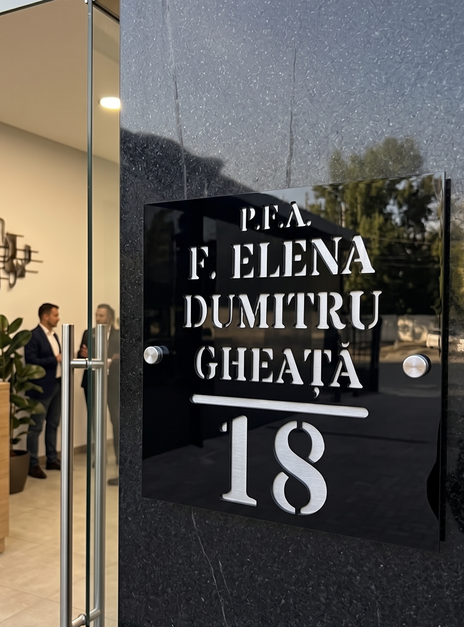 Placă Semnalistică Personalizată pentru firme, persoane fizice